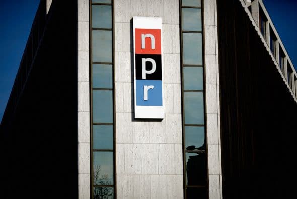 Por qué Trump le quitó el dinero destinado a los medios públicos