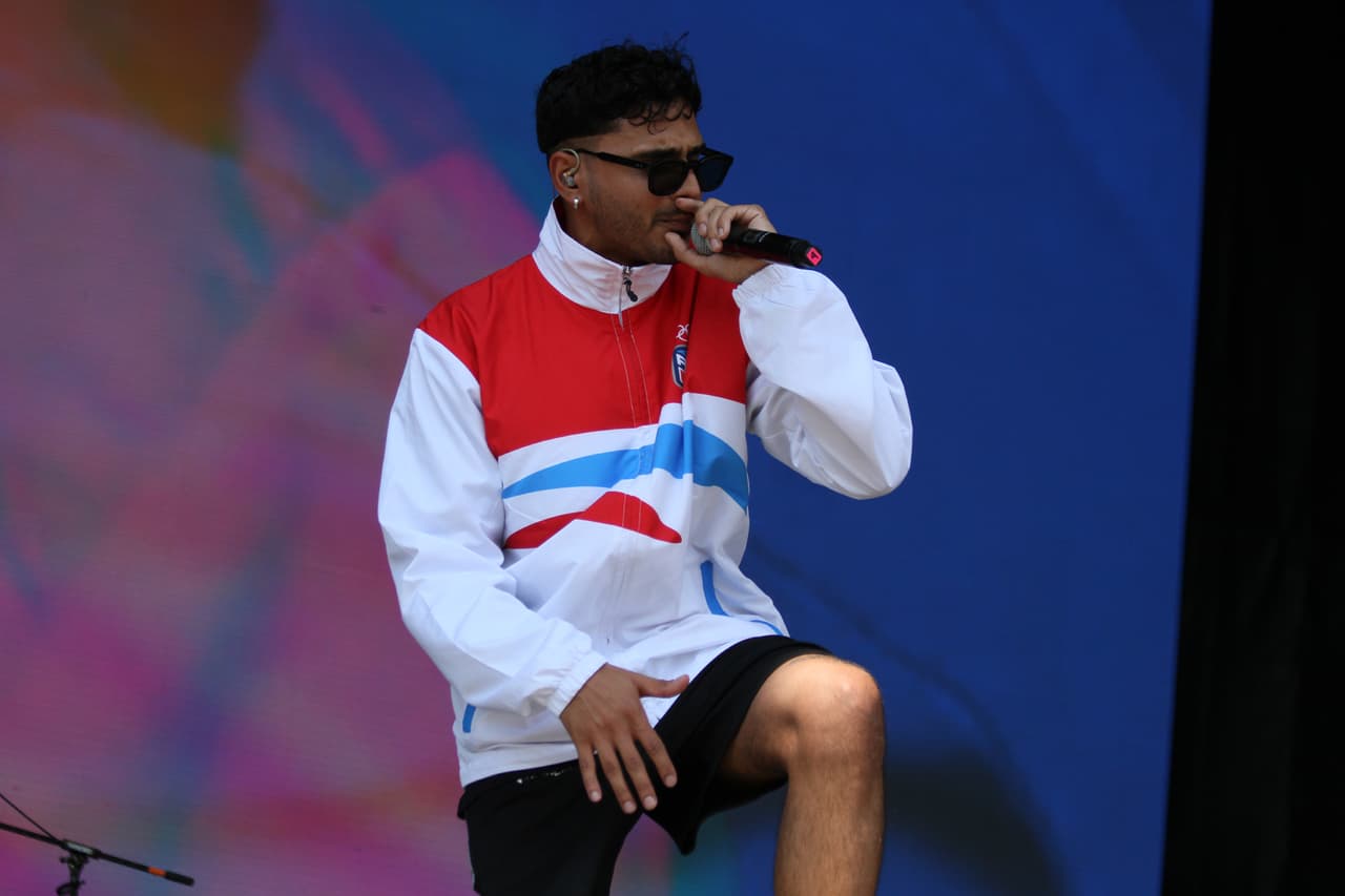 El puertorriqueño Álvaro Díaz sedujo a las presentes con su ritmo urbano
