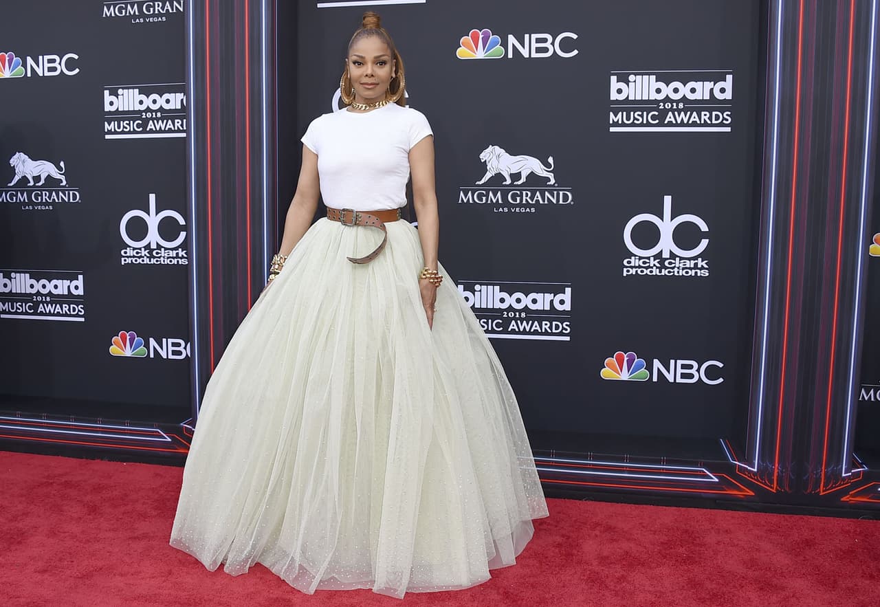 Janet Jackson se presenta en un evento después de nueve años alejada de la televisión.
