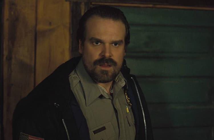 David Harbour, actor de 'Stranger Things', oficiará boda de un fan