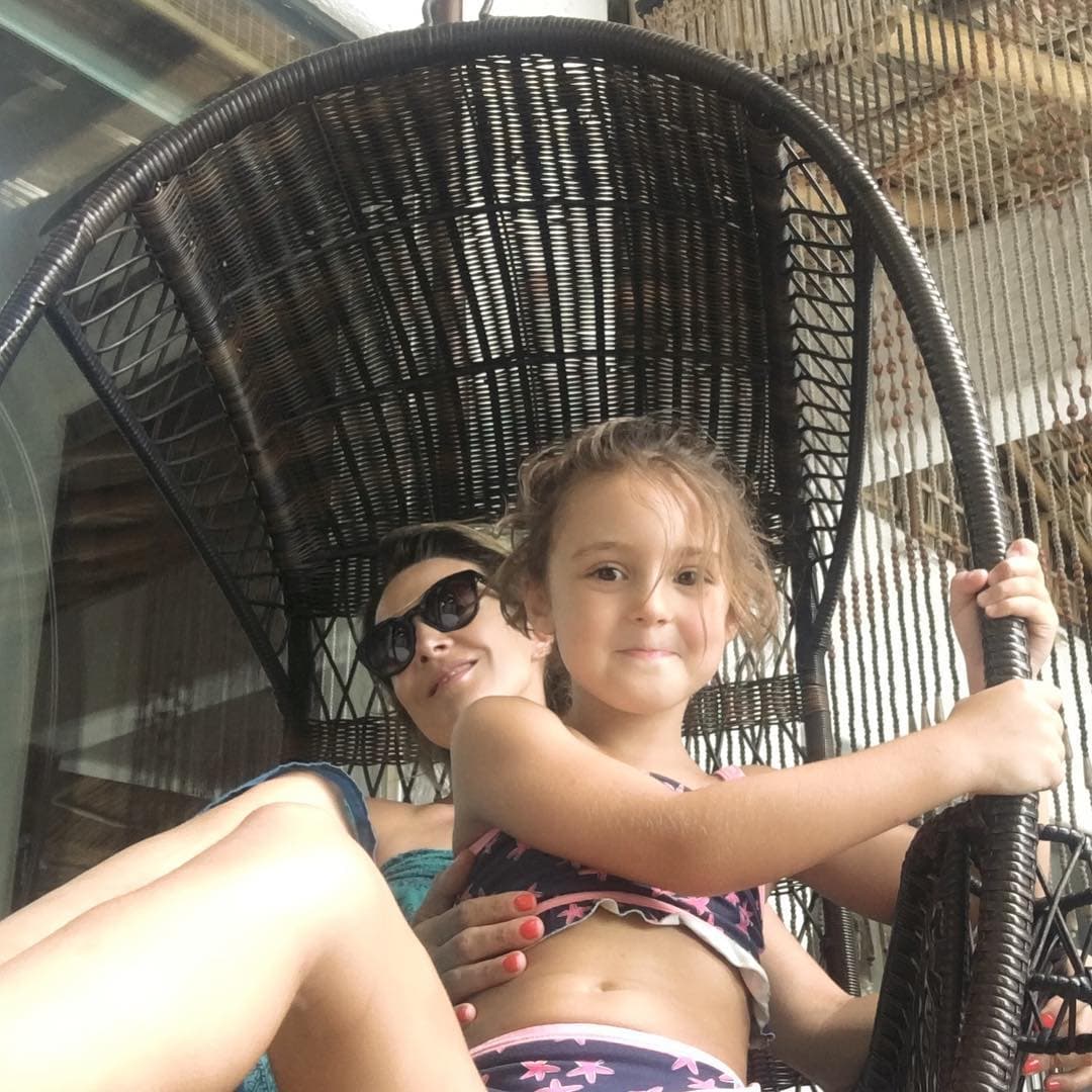 “Hija mía, hoy han pasado 10 años desde que vi esa luz en tus ojos por primera vez, gracias por darme el regalo más grande en la vida #felizcumpleisabella", escribió al pie de la imagen.