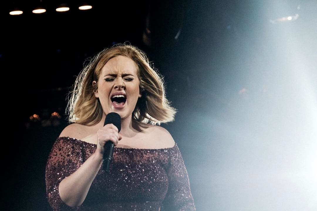 Adele es una de las cantantes británicas que genera sospechas a los investigadores del programa anti-virus