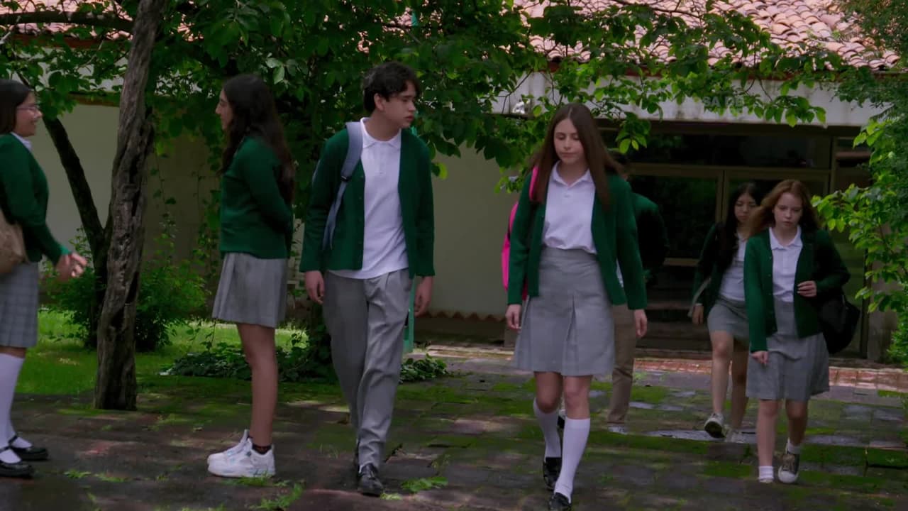Abel tiene el corazón roto porque se llevan lejos a su primer amor de secundaria