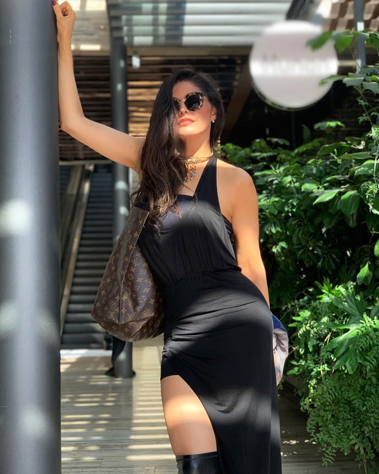 Al borde de las lágrimas, Ana Bárbara recuerda a su padre