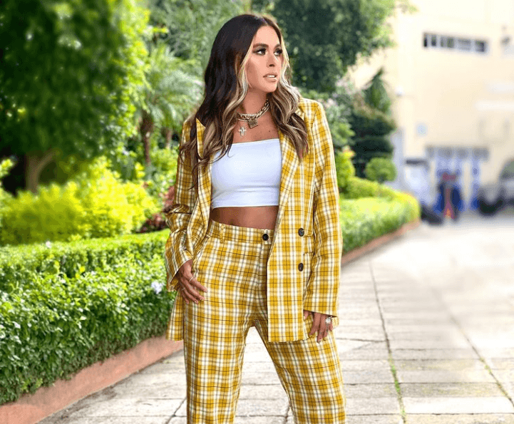 Galilea Montijo impacta al aparecer despeinada, sin maquillaje y luciendo abdomen plano