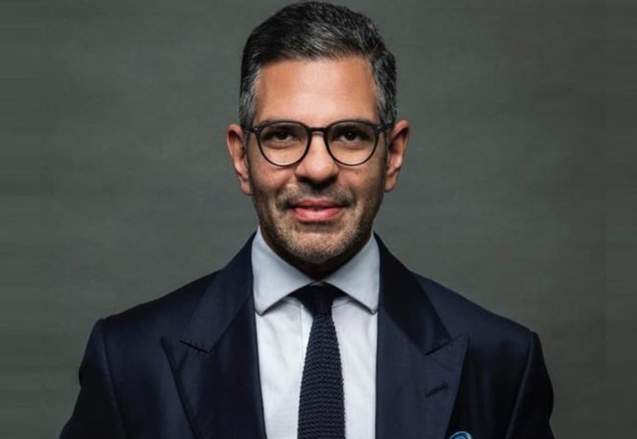 Sunjay Kapur, reconocido empresario cercano a la corona británica.