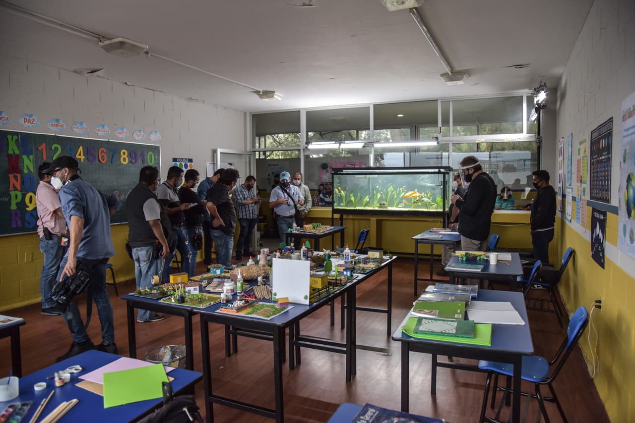 El equipo de producción preparó todos los detalles para darle el mayor realismo.