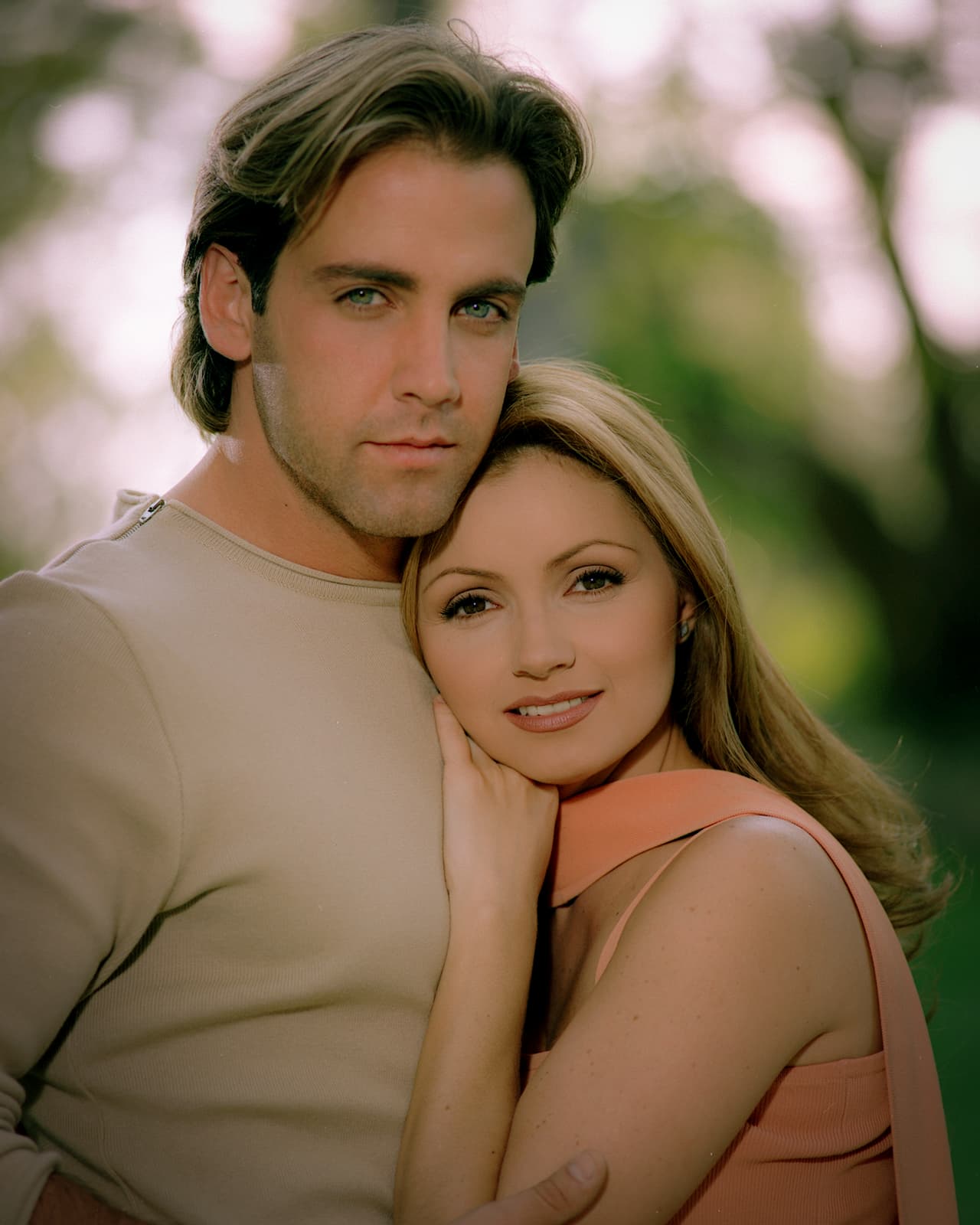 Carlos Ponce y Angélica Rivera interpretan a 'Mariana' y 'Adrián' en 'Sin pecado concebido'.