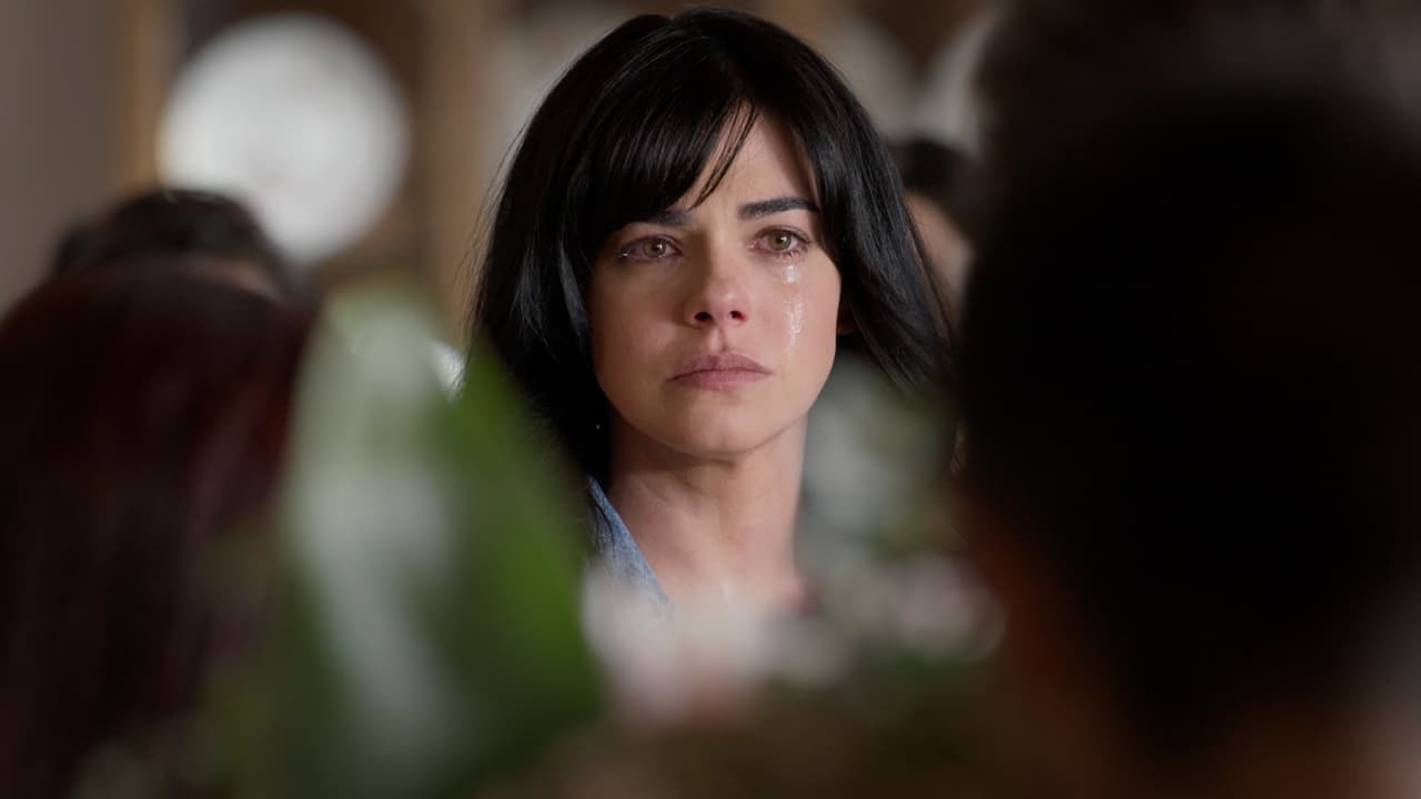 'Lucía', al verlos, los corre del lugar y les exige no volver a su casa.