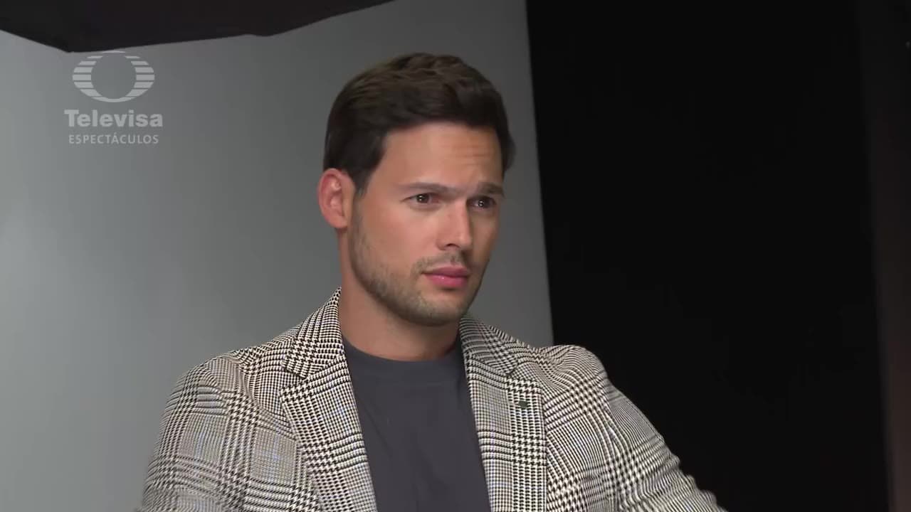 Emmanuel Palomares rinde homenaje a Helena Rojo en nueva telenovela