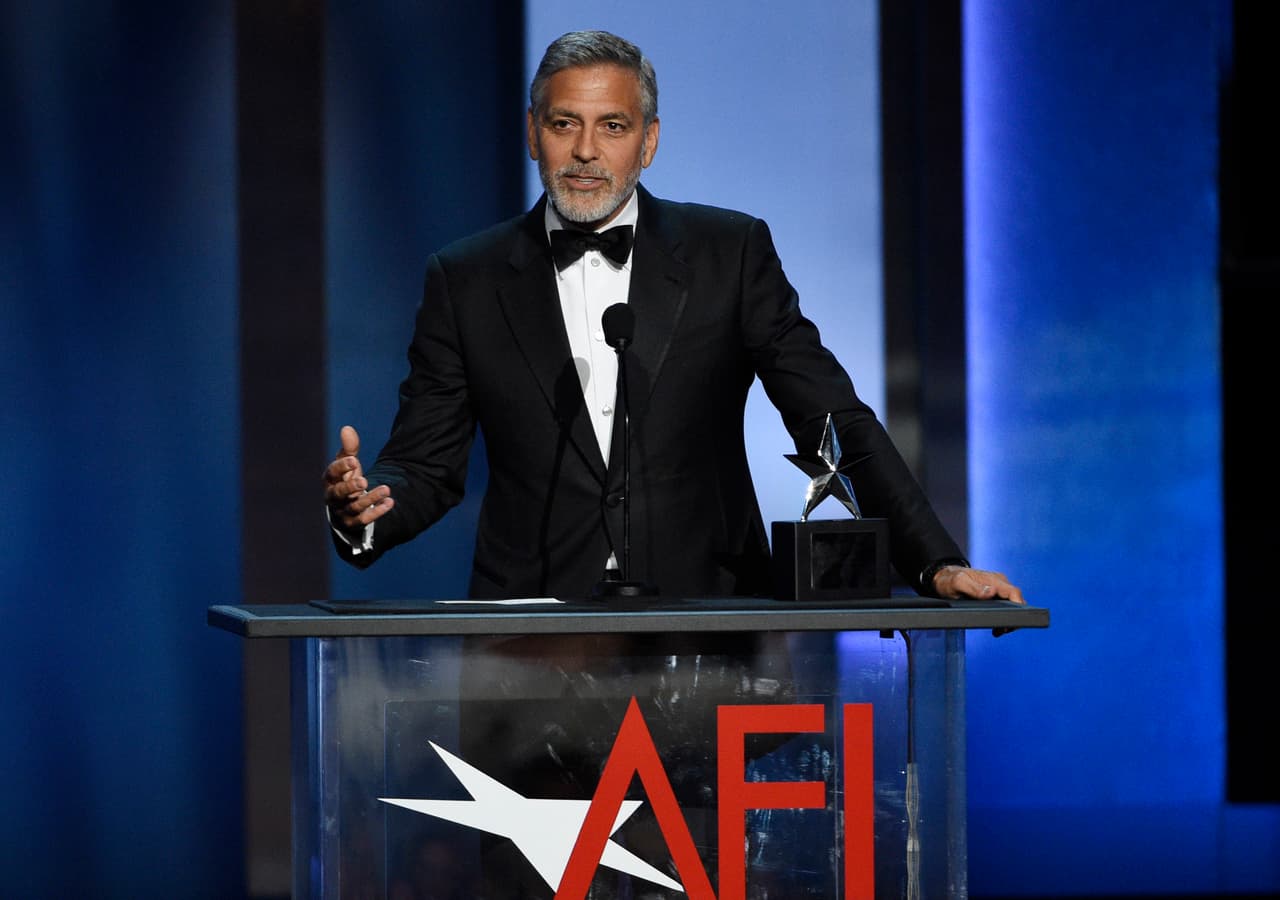 Difunden video del accidente en moto de George Clooney