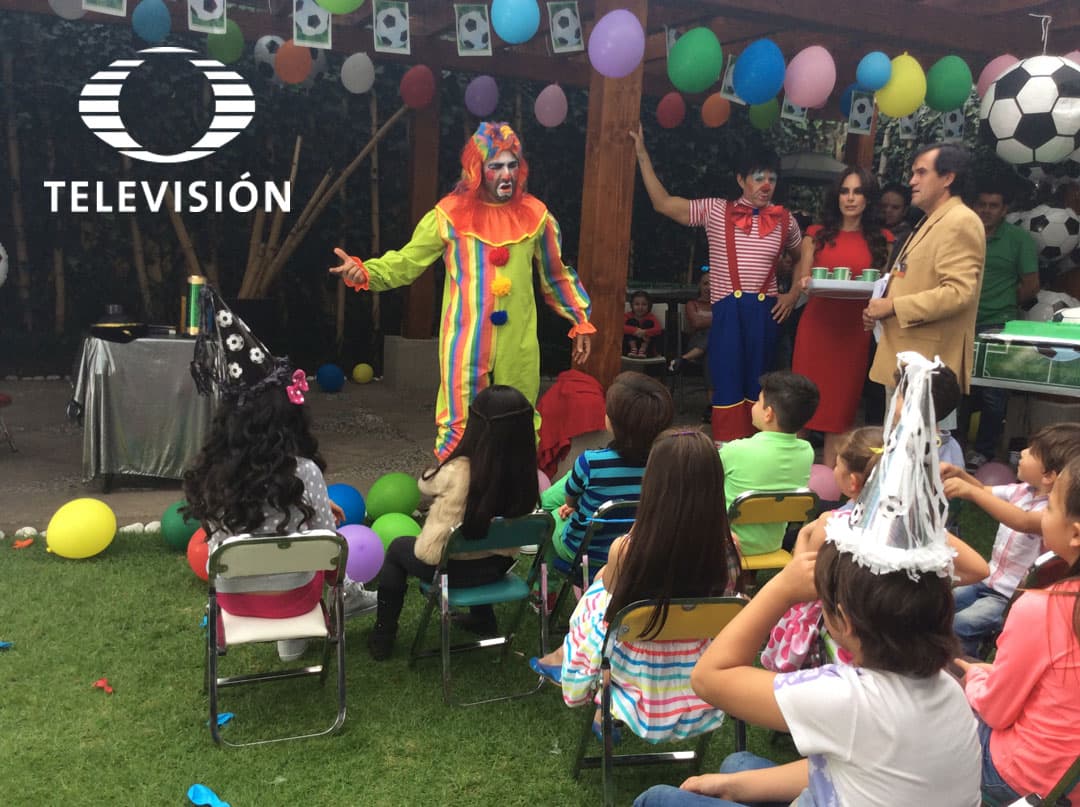 FOTOS: Albertano y El Vítor ahora son ¿payasos?