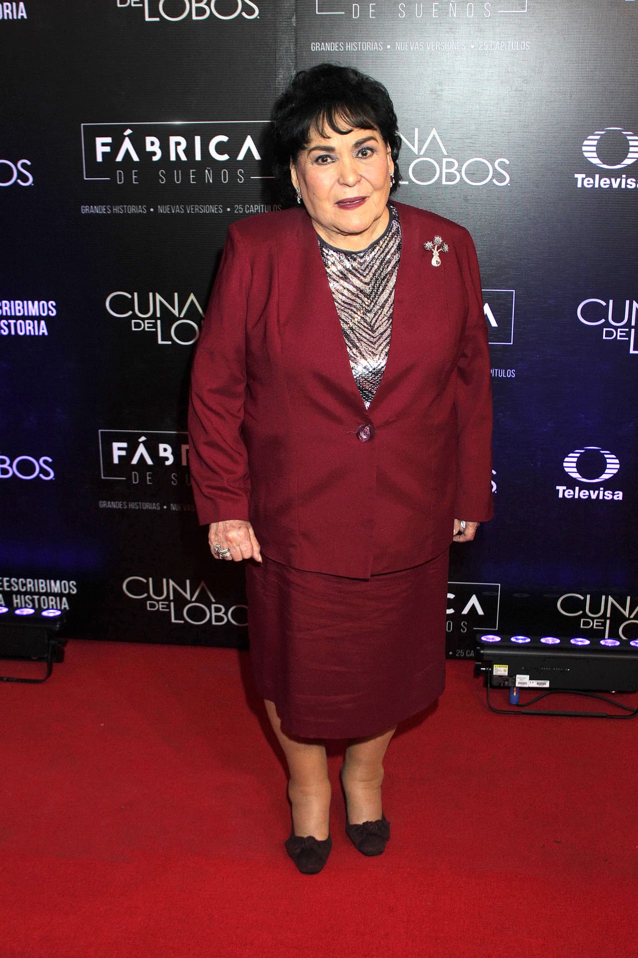 A través de las redes sociales, Carmen Salinas denunció haber sido golpeada y amagada en las calles de la Ciudad de México. De acuerdo con un programa de espectáculos, el asalto ocurrió cuando la actriz salía de un restaurante que administra junto a su hija, María Eugenia Plascencia.