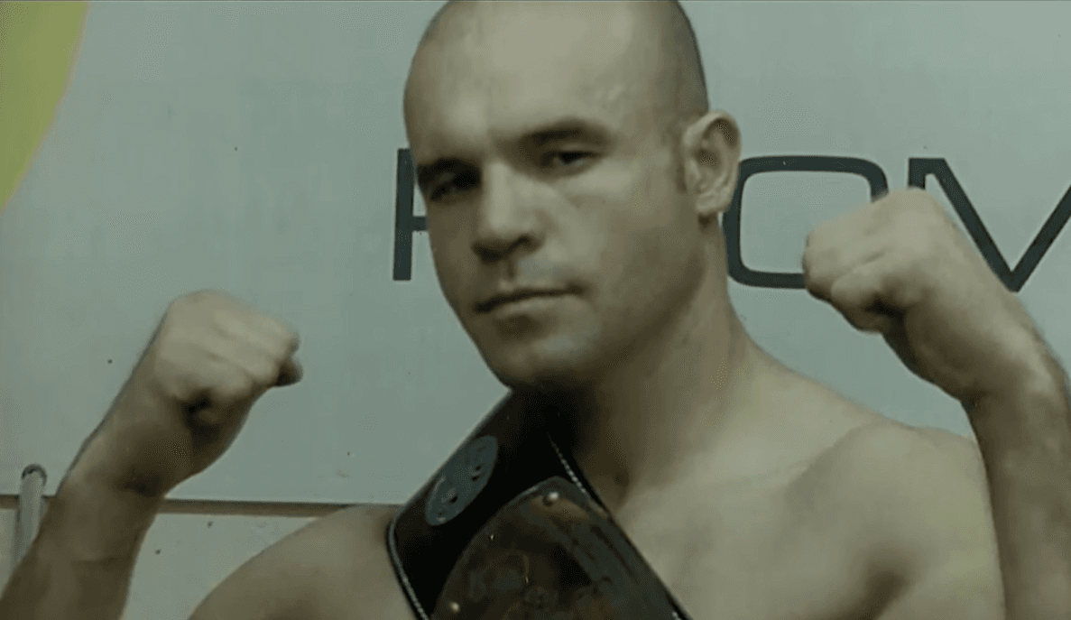 Rigoberto Álvarez tiene 43 años y comenzó con los sueños de la dinastía; al ser el mayor tuvo sus pininos en el boxeo e incluso es conocido como ‘El Español’.