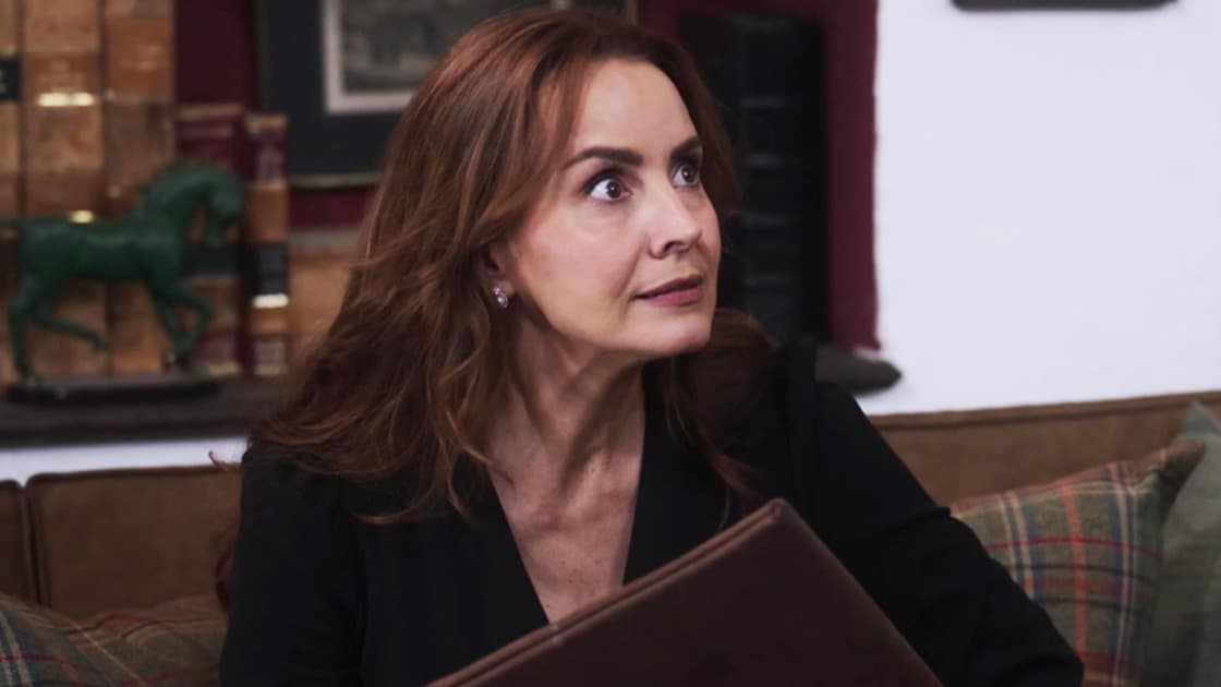 Paloma descubre que quedó fuera del testamento de Porfirio