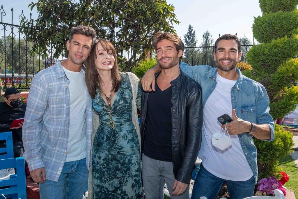 Gaby Spanic y sus 'hijos' dan claquetazo oficial de Corazón Guerrero