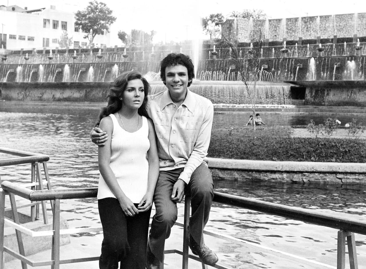 ¿Hubo boda?: Esta es la verdadera historia de la foto de José José y Verónica Castro en el altar