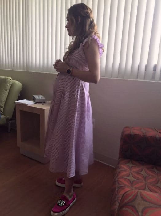 Sherlyn presume su 'baby bump' en redes sociales.