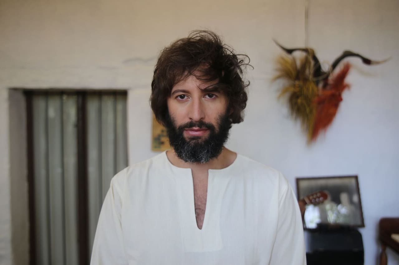 Adanowsky prefiere concentrarse en sus proyectos artísiticos
