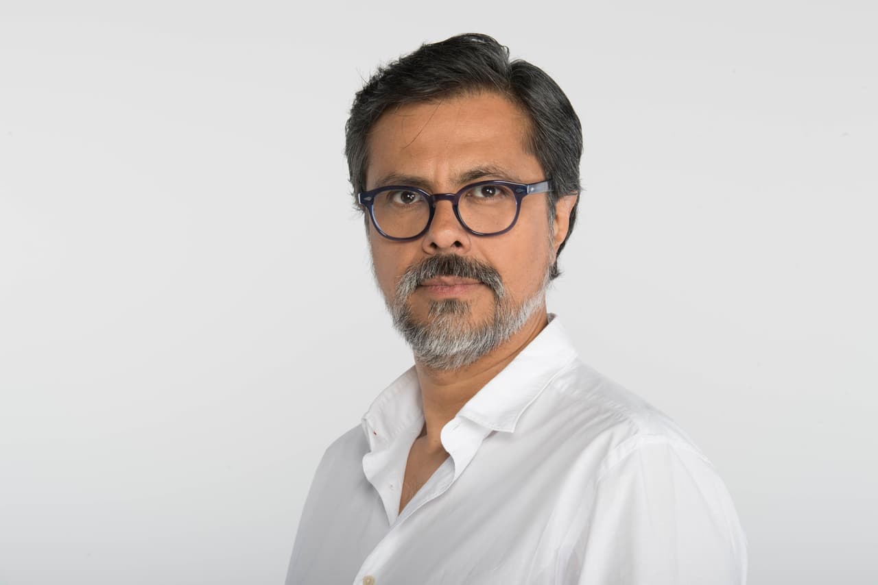Las matemáticas serán impartidas por Govinda, personaje interpretado por David Ramírez.