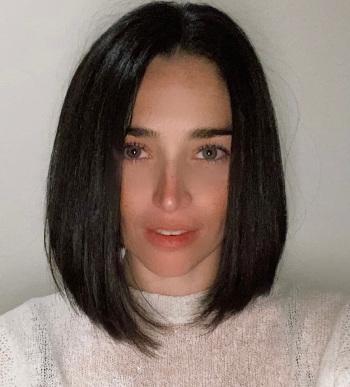 Sobre cómo luce actualmente, González se despidió de su característica melena larga y se sometió a un radical cambio de look en noviembre de 2020.