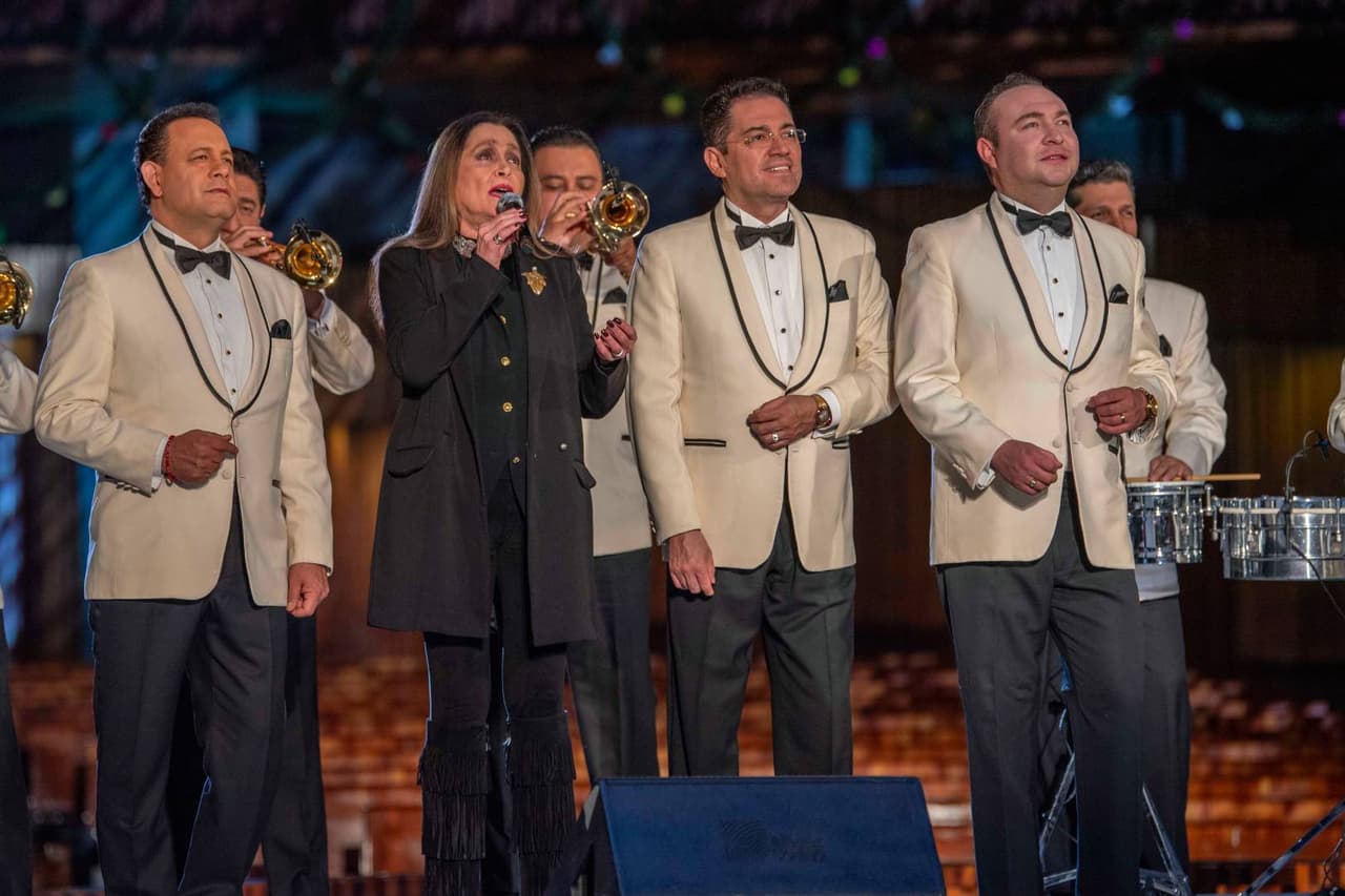 Daniela Romo y la Sonora Santanera.
