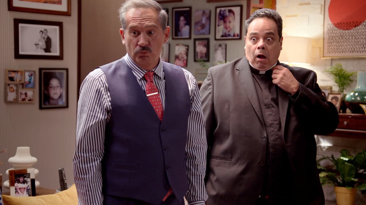David Ramos, quien interpreta al hermano de 'Cándido' en esta nueva versión de la serie, es el único actor que regresó de la versión de los 80's, donde interpretaba al hijo de 'Cándido', llamado 'Inocencio'.
