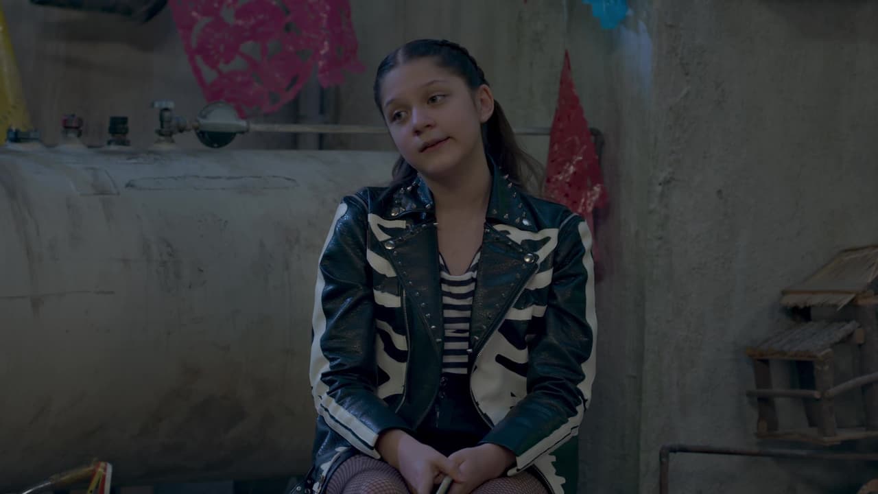 En el capítulo 6, Victoria intenta conquistar a su primer amor, un niño fresa llamado Bobby, por lo que le hace las tareas y se hace tan fresa como su tía Martina.