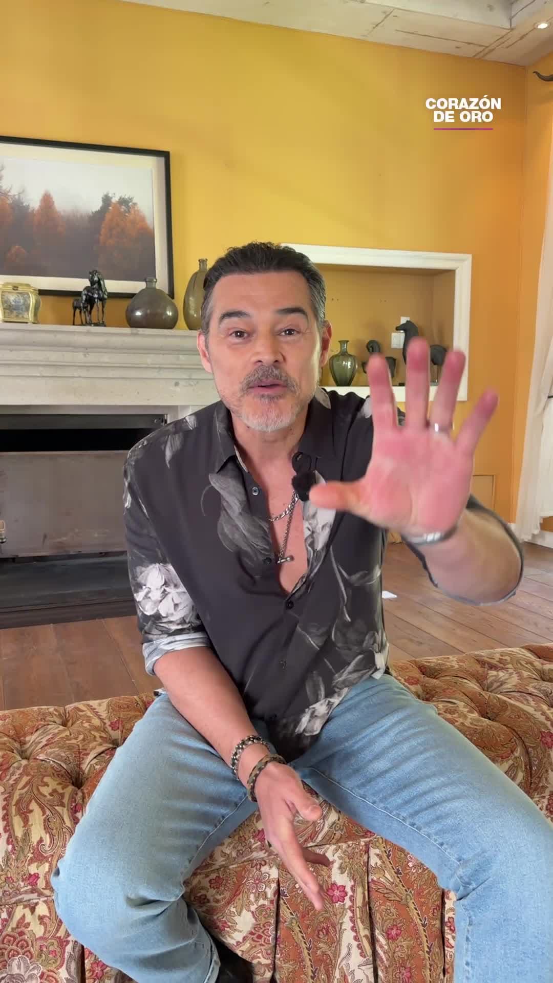 Juan Ángel Esparza te invita a ver Corazón de Oro por Univision