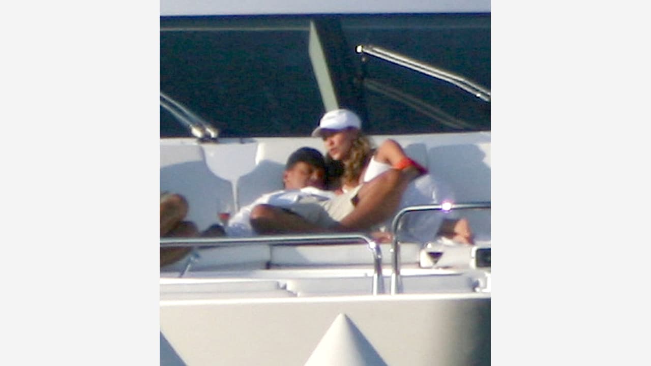 Luis Miguel y Aracely Arámbula en Los Cabos en 2007