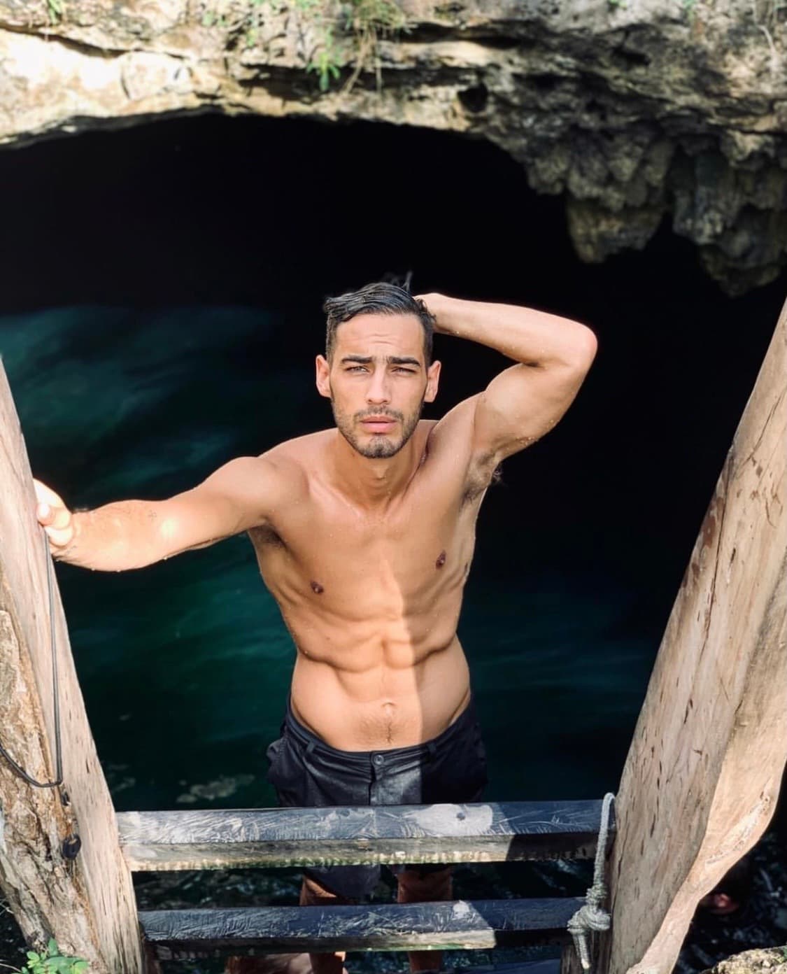 En 2020, Duval destacó por su participación en la serie 'Herederos por accidente' al lado de su madre y la actriz Maite Perroni, entre otros. Por su parte, el joven cuenta con más de 1.2 millones de seguidores en Instagram, donde sigue consiguiendo que nuevos usuarios noten su talento y atractivo físico.