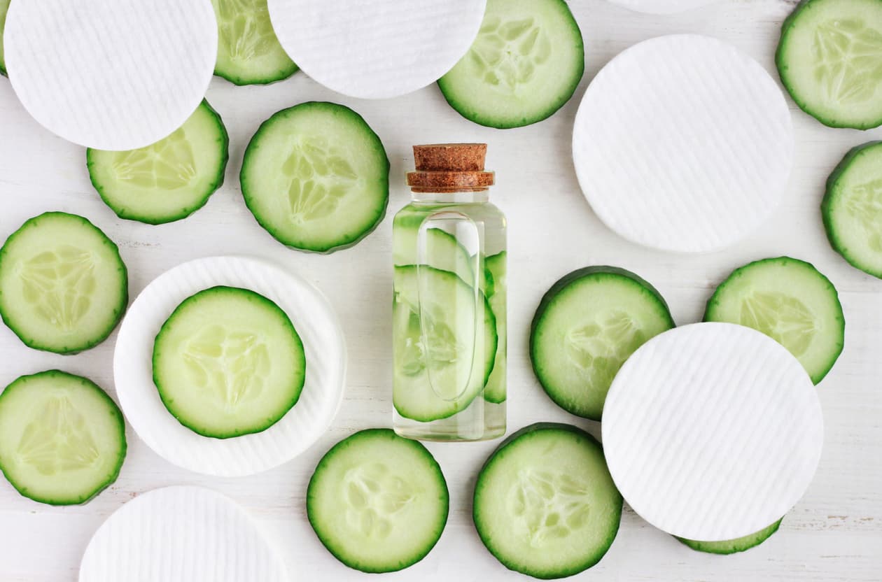 Pepino. El jugo aclara las axilas, pero también se pueden colocar rodajas que tendrán el mismo efecto.