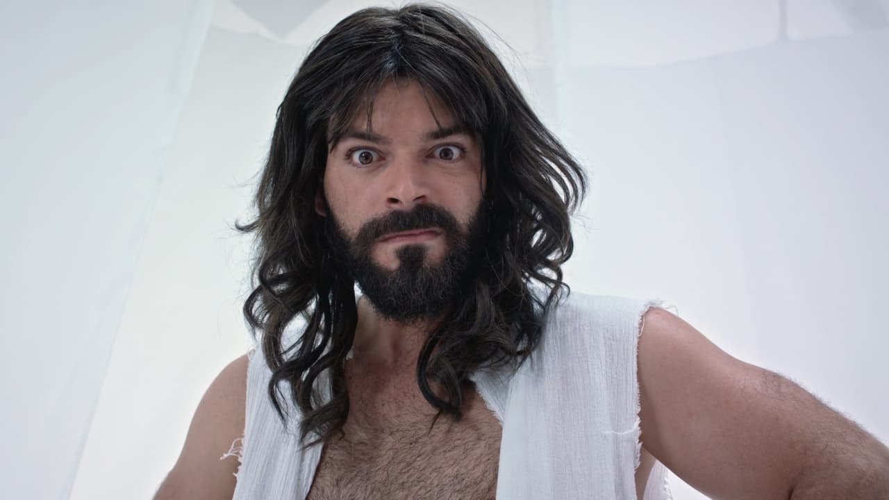 Adrián Di Monte ha interpretado el papel de Dios en varios de los capítulos.