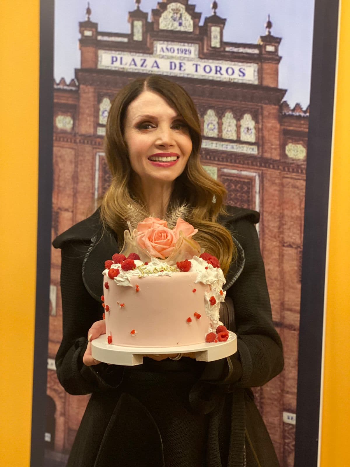 Frances Ondiviela celebra su cumpleaños junto al elenco de 'Diseñando tu Amor'