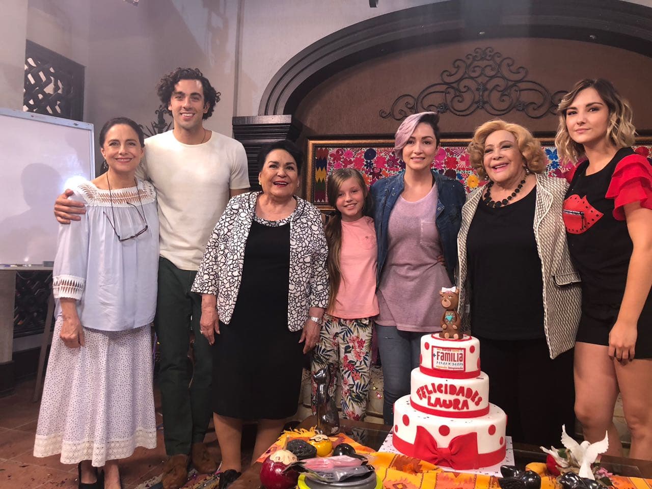Laura Vignatti celebra su cumpleaños en Mi marido tiene más familia
