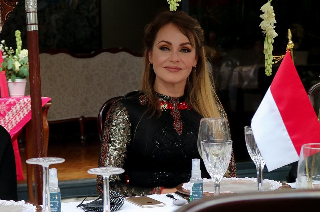 Gaby Spanic se convierte en la invitada de honor de la Embajada de Indonesia