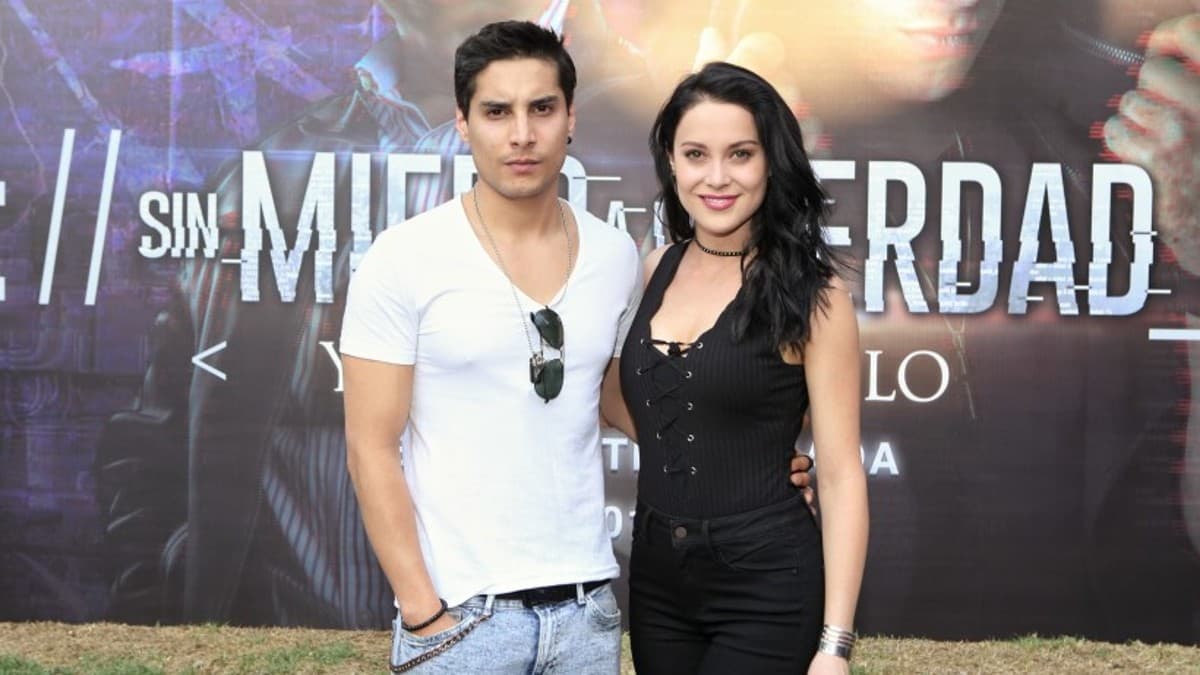 Álex Perea y Ligia Uriarte se conocieron durante las grabaciones de ‘Sin miedo a la verdad’ y aunque protagonizaban una de las historias de amor más bonitas en la vida real y en los primeros capítulos de la serie, su relación llegó a su fin en 2020.