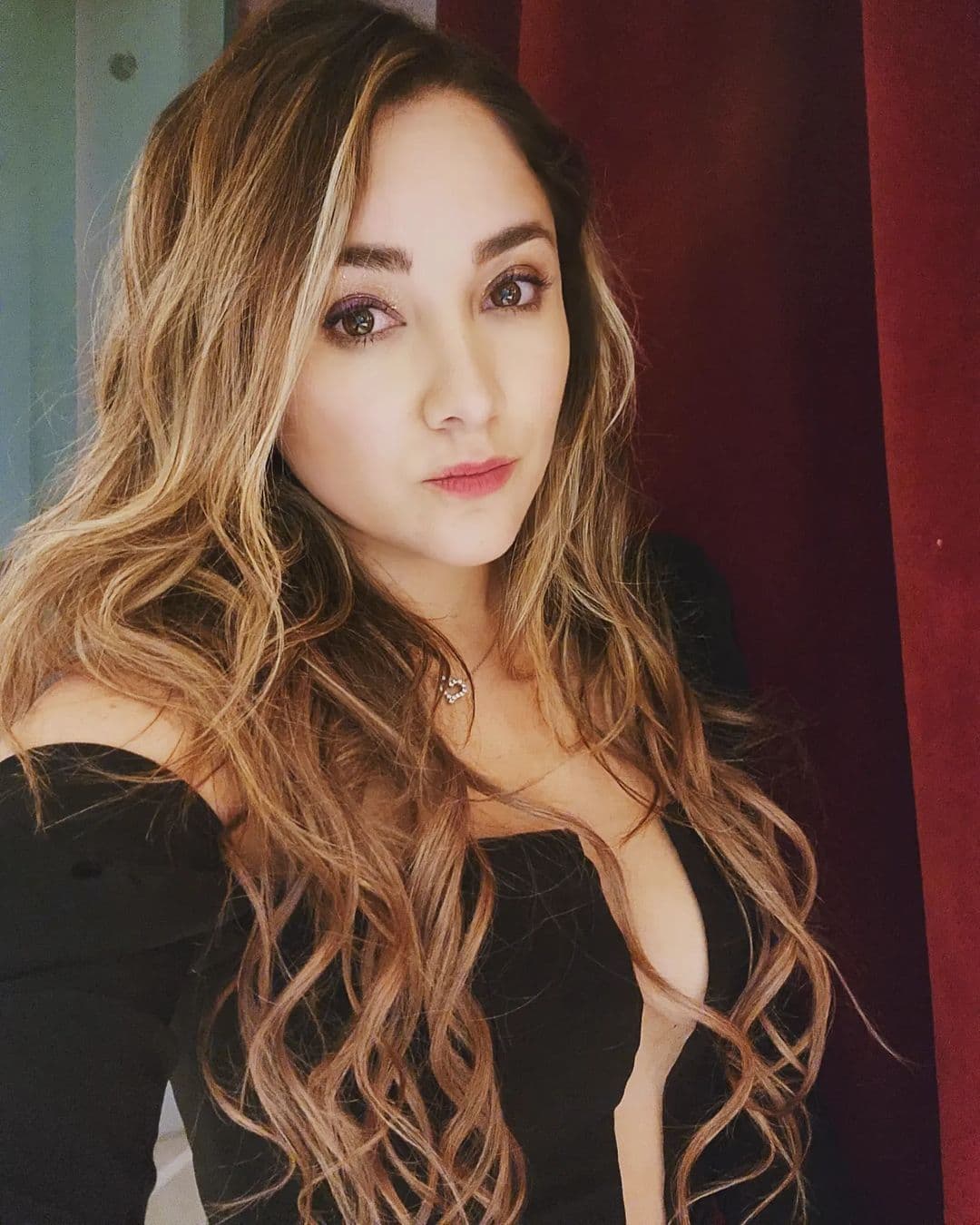Familiar de Sherlyn muere en accidente tras volcadura de autobús en Oaxaca, reportan