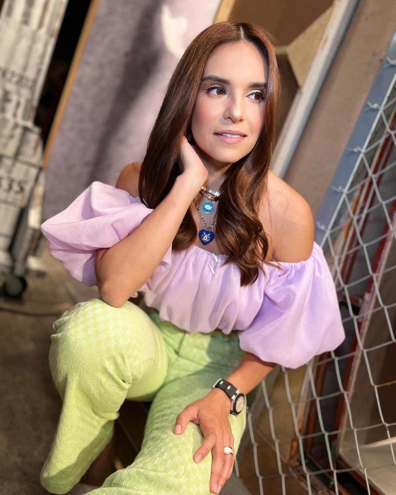 Tania Rincón posa junto a sus papás y delata a quién se parece más