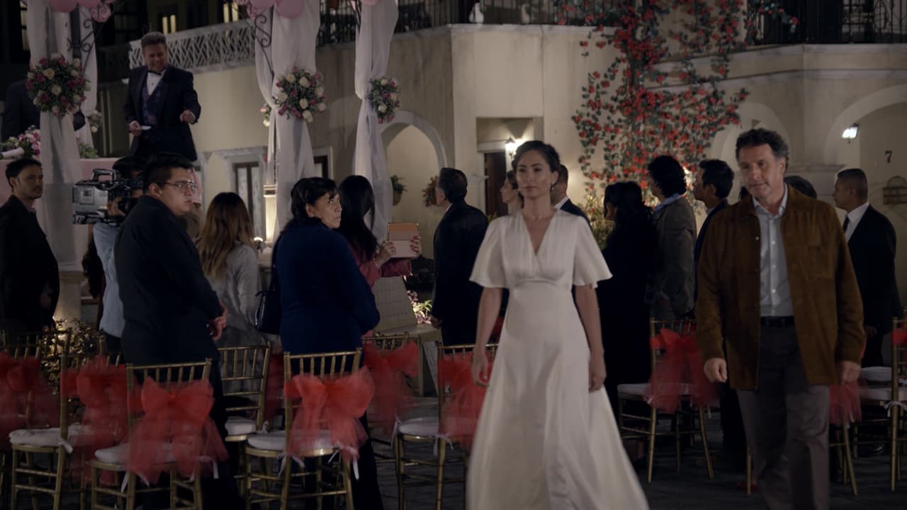 'Luisa', con toda la dignidad, se retiró acompañada de 'Manero'.