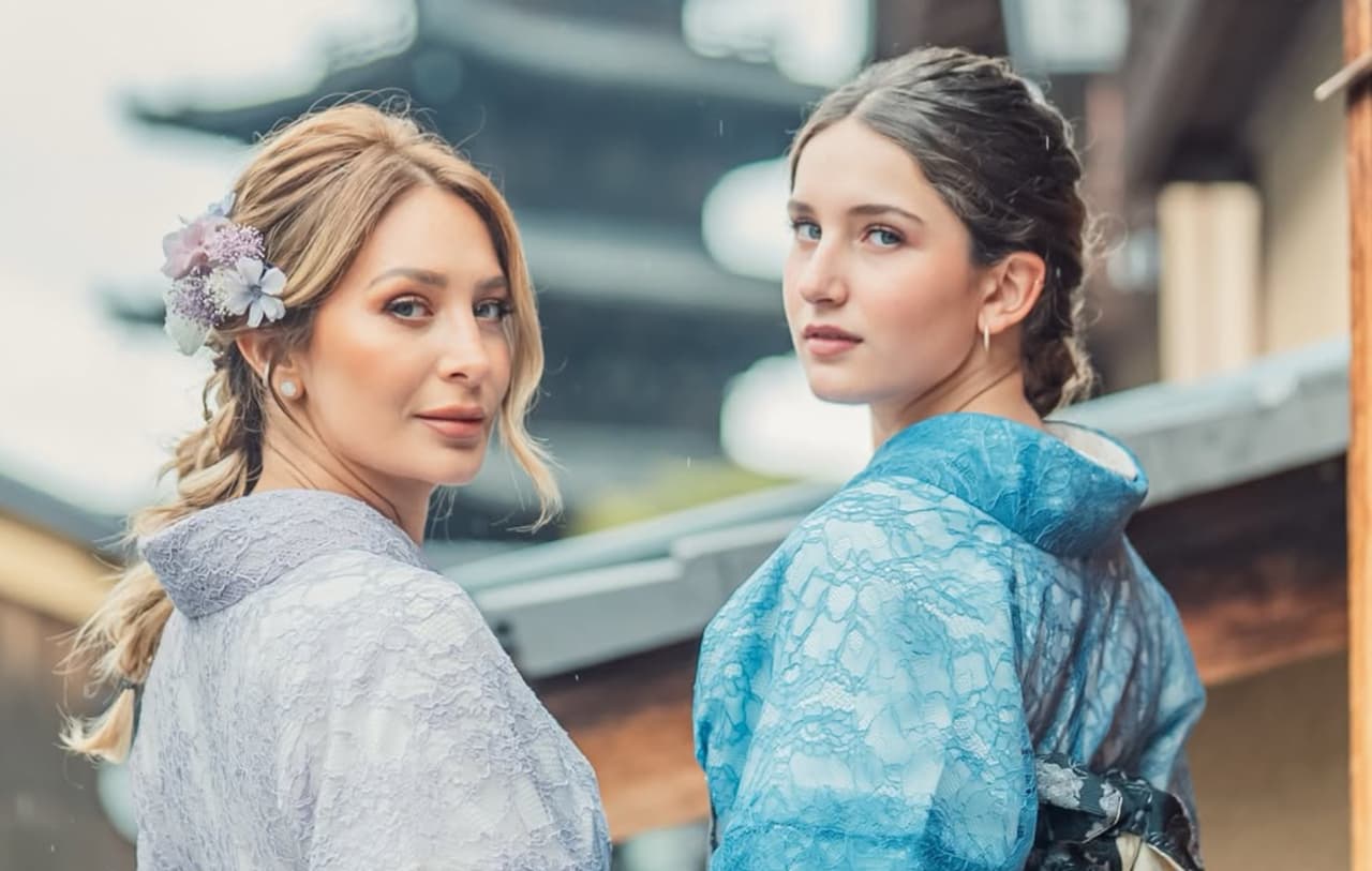 Geraldine Bazán y su hija Elisa.