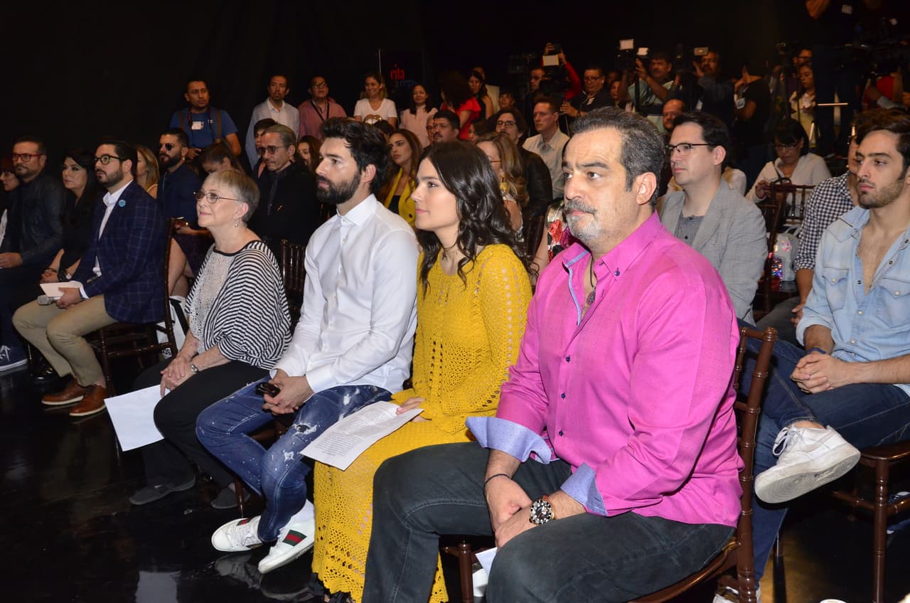 Además del claquetazo, el elenco se reunió para la tradicional misa de inicio de grabaciones.