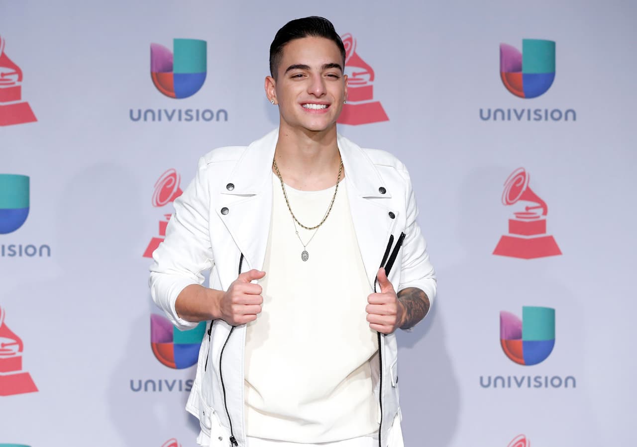 Su carrera seguía en ascenso y recibió varias nominaciones a los premios Billboard Music Awards y Latin Grammy.