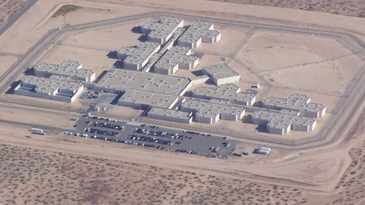 Prisión clausurada de Kern se convertirá en el centro de detención más grande de ICE en California