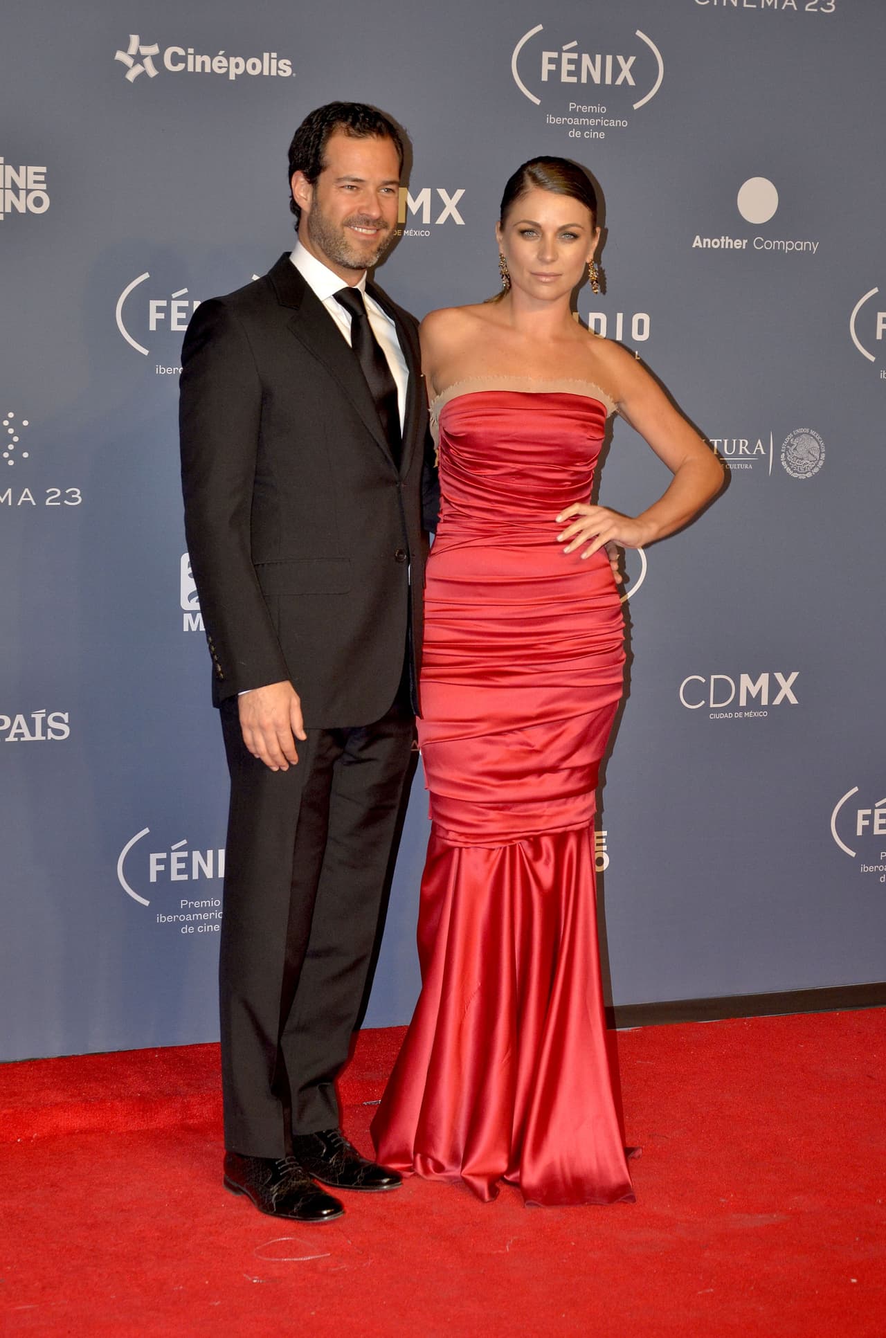 Ludwika Paleta y Emiliano Salinas disfrutan de un sólido matrimonio junto a sus dos hijos, Bárbara y Sebastián.