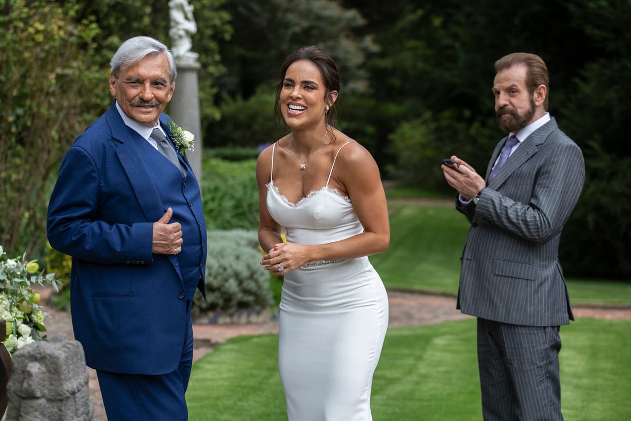 ¡Llegó el día más feliz para Don Patricio y Sabina! Iban a unir sus vidas por lo civil en una ceremonia muy íntima.