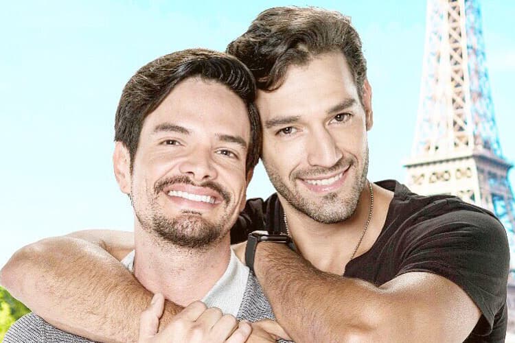 Revive el beso gay de 'Papá a Toda Madre'