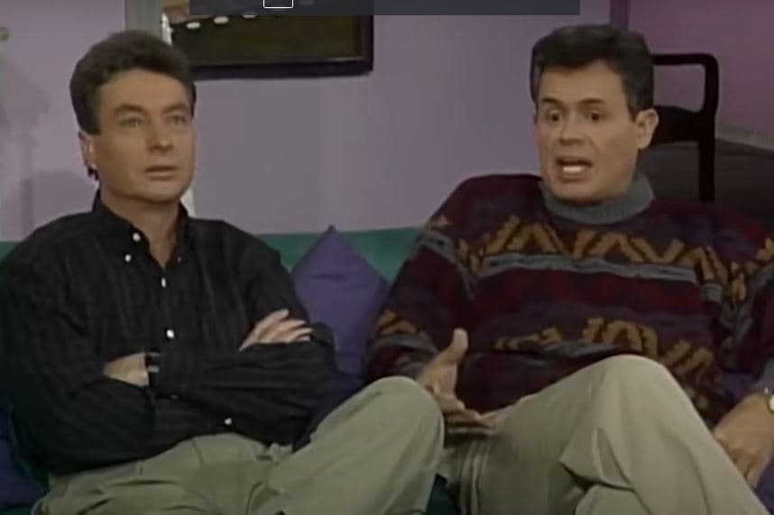 Octavio Galindo, quien dio vida a 'Juan', vecino y mejor amigo de 'César' participó en su última telenovela en 2001, El noveno mandamiento. Falleció el 28 de marzo de 2005 en su natal Hermosillo, Sonora.