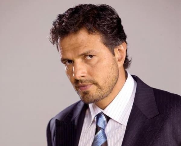 ¡Descubre más sobre Agustín Arana!