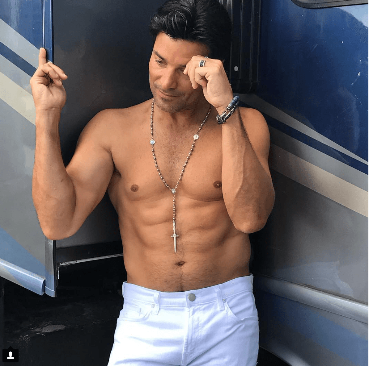 Así fue la carnita asada en la que Chayanne nos regaló un taco de ojo